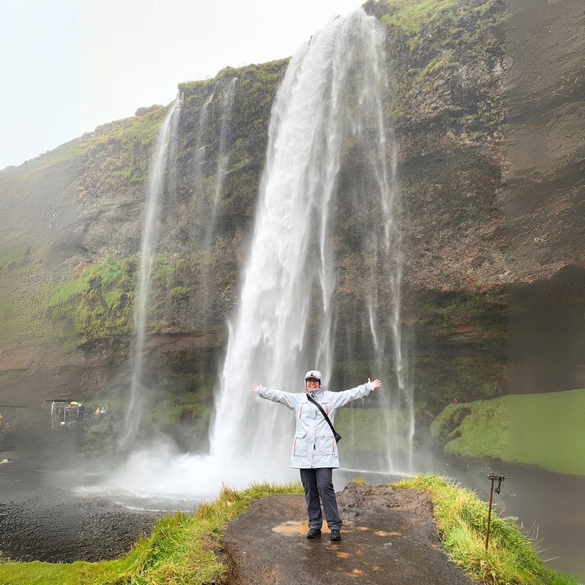 2_Island-rundreise_reisetipps_Skogafoss (2)
